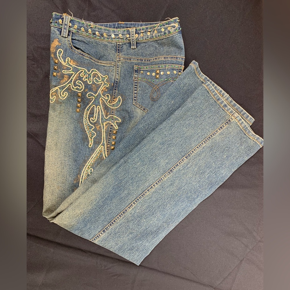 Christine Phillipe Size 6 decorated. See pics missing /loose beads waist/pocket